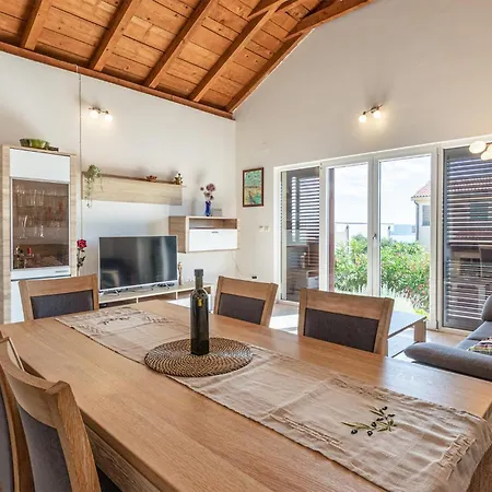 3 Bedroom Stunning In Maslenica