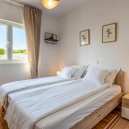 Casa de Férias 3 Bedroom Stunning In Maslenica
