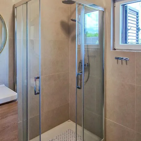 3 Bedroom Stunning In *