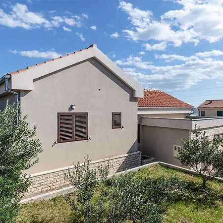 Cozy In With Wifi Holiday home Maslenica
